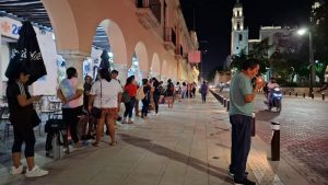 Las Filas se extendió mucho durante la noche. 