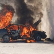 Intento de robo en Yucatán: Intentó robar la batería de un auto y provocó un incendio
