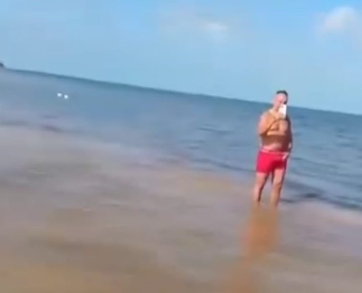 (Video) Italiano impide a pescador trabajar en Dzidzantún ¡Alega que 'Es su Playa'!