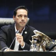 ¿Por qué Mauricio Vila abandonó el Senado?