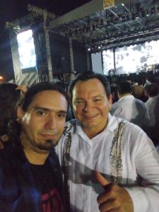 El Gobernador de Yucatán, Joaquín Díaz Mena, estuvo presente en el concierto de Panteón Rococó en la Feria Yucatán Xmatkuil 2024. 