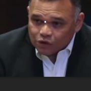 Rolando Zapata comparó el desempeño de las dos administraciones recientes, señalando que el actual gobierno federal ha reducido la construcción de viviendas en un 44% en comparación con la administración de Enrique Peña Nieto.