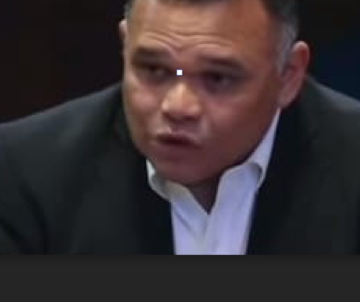 Rolando Zapata comparó el desempeño de las dos administraciones recientes, señalando que el actual gobierno federal ha reducido la construcción de viviendas en un 44% en comparación con la administración de Enrique Peña Nieto.