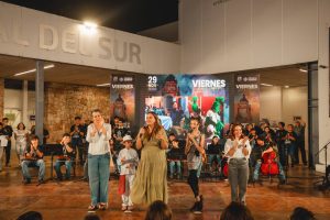  La Alcaldesa Cecilia Patrón inaugura la Víspera de la Noche Blanca en el sur de Mérida, dando inicio a un fin de semana lleno de arte y cultura para todos.