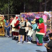 Jessica Saiden ilumina Pacabtún con una fiesta navideña llena de color y alegría