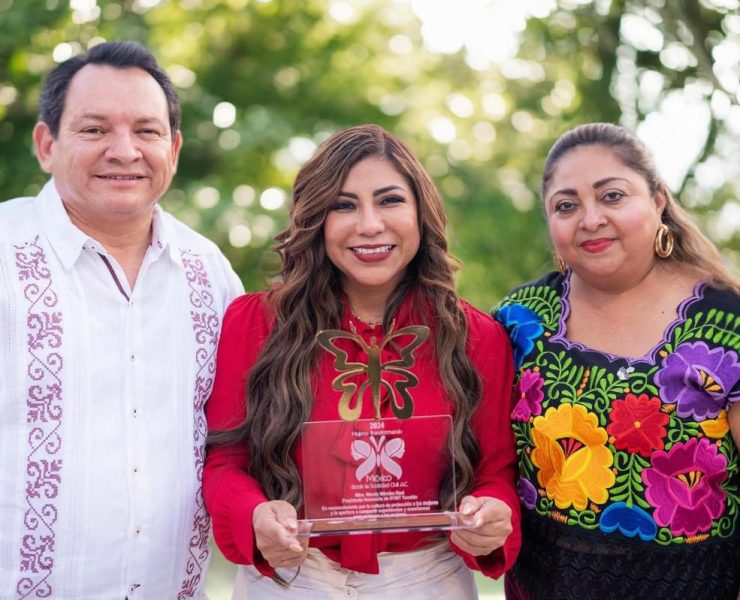 Reconocimiento a la Presidenta del DIF Yucatán por su liderazgo en la igualdad de Género