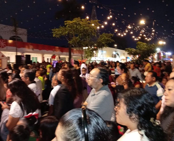 Tizimín se ilumina y se enfiesta