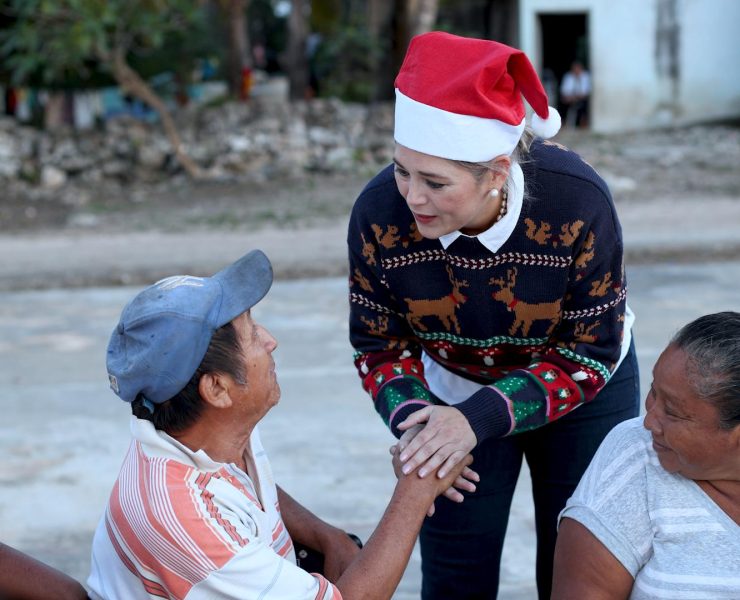 Verónica Camino Farjat lleva alegría y esperanza navideña