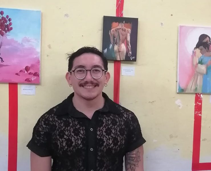 Vicko Santamaría artista multifacético que brilla como estilista, maquillista, pintor y restaurador de santos