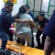 ¡Susto en la Feria! "Mujer Lagarto" sufre preinfarto en la Feria de Oxkutzcab