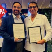 ¡Orgullosamente Yucatecos! Chef David Cetina y Mtro. Renan Alberto Guillermo reciben Doctorado Honoris Causa