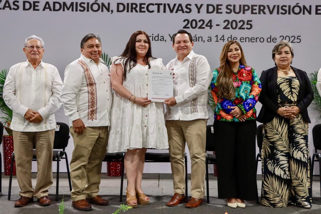¡Gran noticia! Gobernador Joaquín Díaz Mena entrega plazas a 136 docentes yucatecos