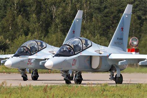 Ucrania destruye fabrica de aviones y un deposito de combustible