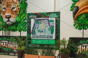 Preparativos del Carnaval Amazónico 2025 en Plaza Carnaval, Mérida. Las gradas y escenarios están casi listos para recibir a miles de visitantes durante la gran fiesta cultural y festiva.