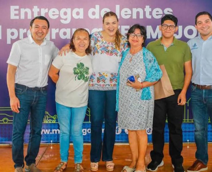 Entrega de apoyos para la vista en Mérida
