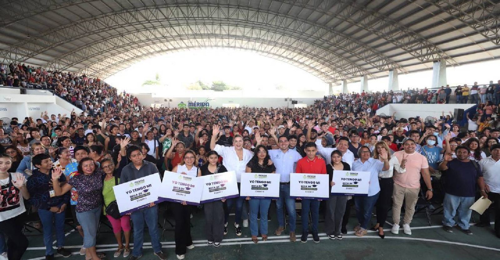 Jóvenes meridanos reciben apoyo en sus estudios compromiso con la educación