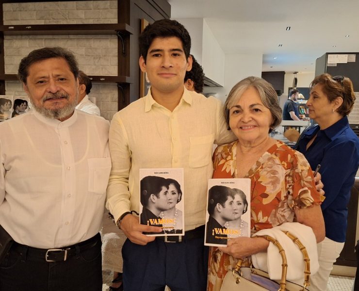 Maestra Rocío Alonso presenta el libro