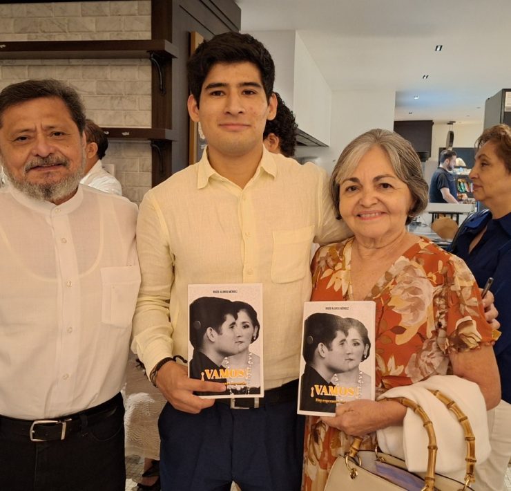 Maestra Rocío Alonso presenta el libro