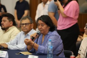 Autoridades y ciudadanos unidos por el cuidado del medio ambiente en Mérida, impulsando acciones sostenibles para un futuro verde.