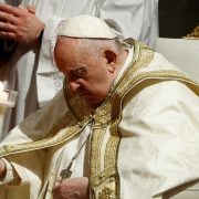 Avanza en su recuperación El Papa continúa Fisioterapia Respiratoria y deja la ventilación Mecánica