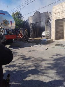 El señor de la tercera edad se quedó atrapado en el fuego, luego de intentar rescatar a sus dos perros.