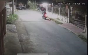 Cámaras de seguridad captaron al sujeto que toco indebidamente a mujeres jóvenes, en el municipio de Motul.