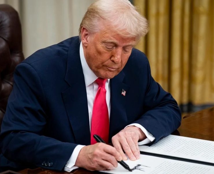 Trump firma orden ejecutiva que exige prueba de ciudadanía para votar: ¡Polémica medida!