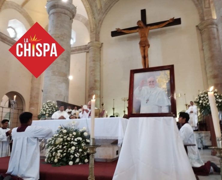Ofician misa en la catedral de Mérida en memoria del PAPA FRANCISCO