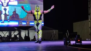 El Polémico del momento, Abismo Negro Jr. estuvo presente en la batalla estelar, donde se enfrentó a su acérrimo rival, El Fiscal.