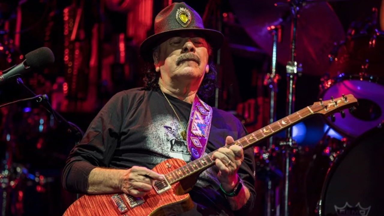 Hospitalizan por deshidratación a Santana, previo a su show en Texas