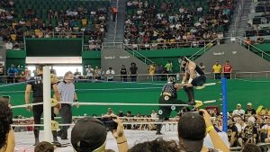 Más de 2,500 aficionados celebraron el exitoso retorno de la Lucha Libre en Mérida en una noche llena de emoción, vuelos y grandes combates en el Poliforum Zamná.