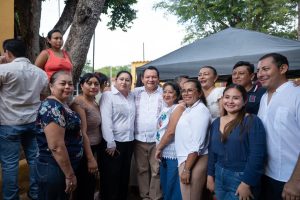 Las mamás de Dzityá y San José Tzal disfrutaron de rifas, música y sorpresas en un evento lleno de alegría, organizado para honrar su papel fundamental en la familia y la comunidad.