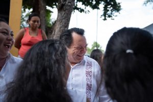 El Gobernador Joaquín Díaz Mena compartió momentos emotivos al celebrar a las mamás de Dzityá y San José Tzal, reconociendo su amor y entrega con un mensaje lleno de esperanza y unidad.