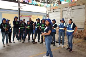 Brigadas especiales mejorarán mercados con reparaciones eléctricas para garantizar la seguridad de comerciantes y visitantes.