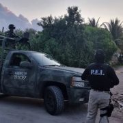 Capturaron a “tiradores” de droga en cateo federal