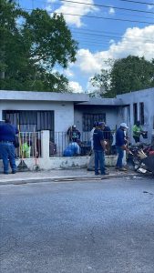 Personal del Ayuntamiento trabaja intensamente mientras se retiraban grandes toneladas de residuos acumulados por años en la colonia Jesús Carranza.