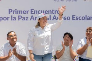 Autoridades del DIF Yucatán y del municipio de Celestún acompañaron el evento, reafirmando su compromiso con acciones que previenen acoso escolar en niñas, niños y adolescentes y promueven entornos seguros.