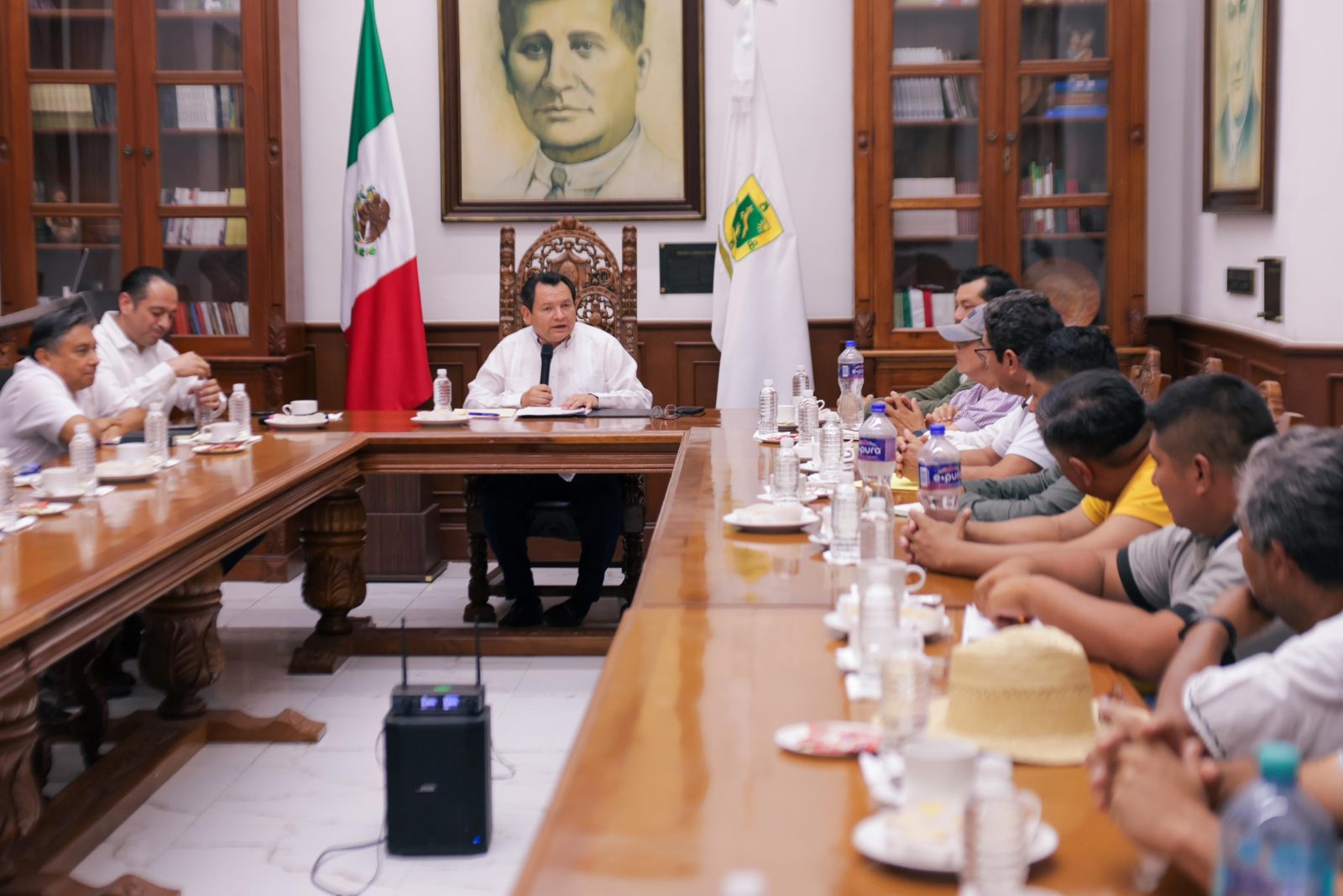 Díaz Mena-CNTE: Gobernador y maestros dialogan en un hecho sin precedente