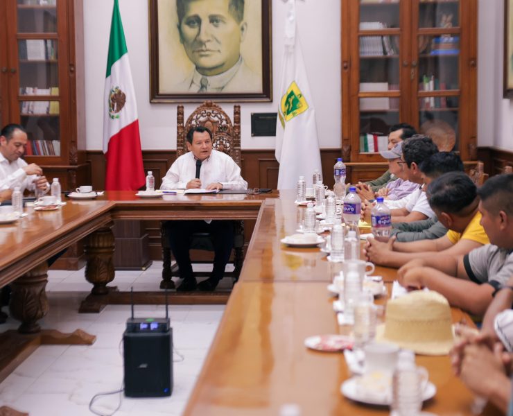 Díaz Mena-CNTE: Gobernador y maestros dialogan en un hecho sin precedente