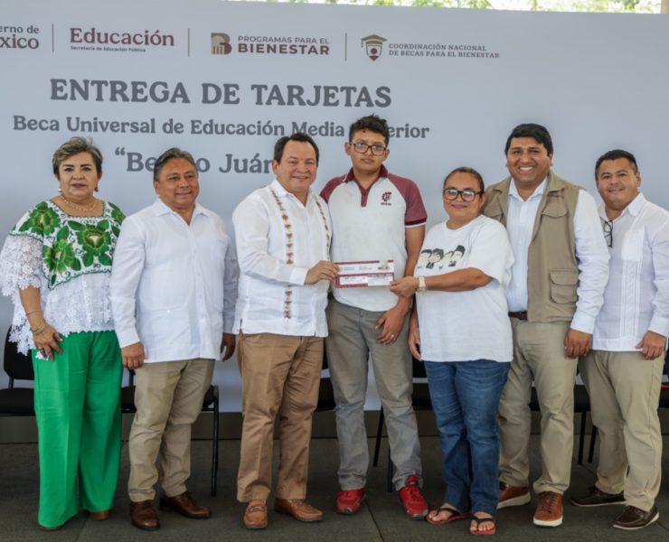 Inicia entrega de Becas Benito Juárez para prepas en Yucatán