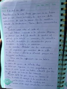 Uno de los alumnos que habría recibido maltrato, está escrito en esta libreta, que fue encontrada en Plaza Dorada. 