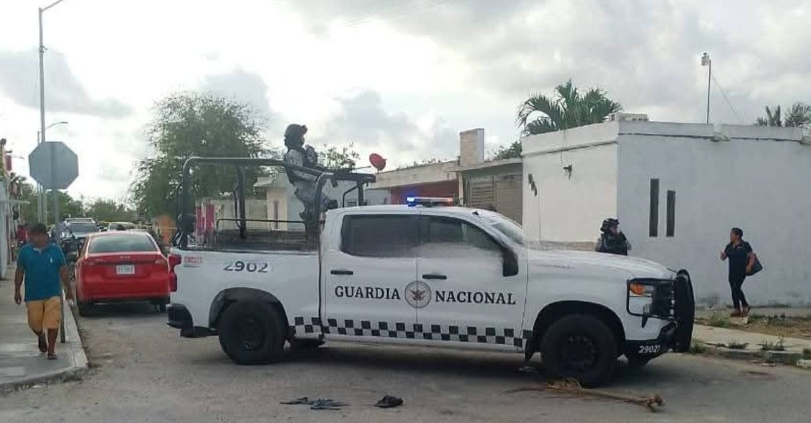 Operativo sorpresa Detuvieron a tres narcos de seis en Flamboyanes