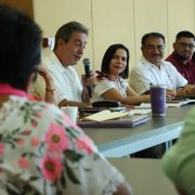 Sedeculta capacita a bordadoras mayas como instructoras en este arte textil