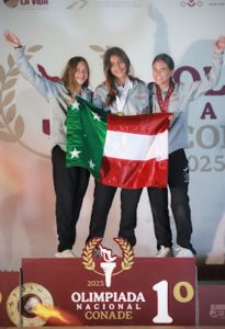 Atletas yucatecos celebran con orgullo su destacada participación tras lograr que Yucatán es subcampeón nacional en Vela en la Olimpiada Nacional Conade 2025, con seis medallas de oro y múltiples podios en distintas categorías.