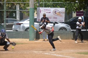 Azael Espinoza destacó por Yucatán con un doble hit, manteniendo viva la esperanza de su equipo en el encuentro.