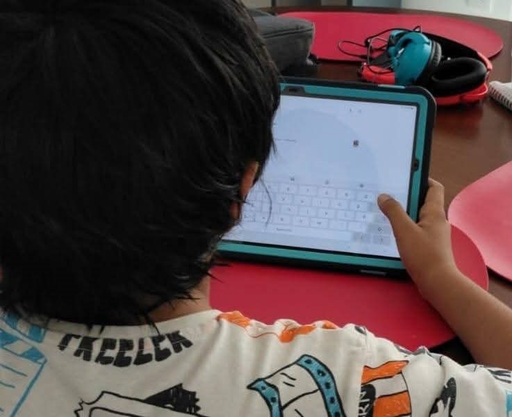 ¡Cuidado! Las pantallas están dañando la salud de tus hijos alerta el IMSS