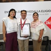 ¡Orgullo Maya! Fidencio Briceño Chel recibe la Medalla Eligio Ancona 2025