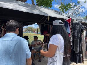 Fidel Chong Espinoza, Secretario de Jóvenes del CEE, lidera la campaña de afiliación en Mérida junto a su equipo.