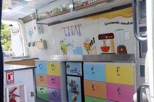 Con el Nutrimóvil, Yucatán impulsa entornos comunitarios saludables y educa a la infancia sobre la importancia de una alimentación consciente.