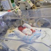 Vida en medio del silencio: nace bebé de mujer con muerte cerebral